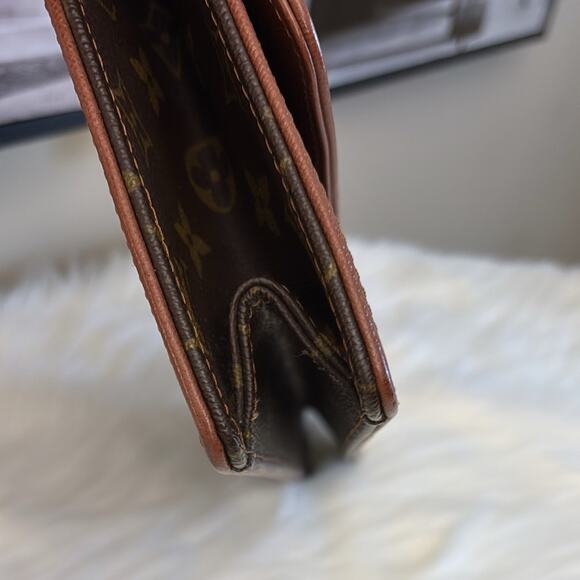 LOUIS VUITTON MONOGRAM POCHETTE DAM GM CLUTCH HANDBAG - Picture 8 of 15